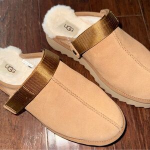 UGG Platform Lanah Clog